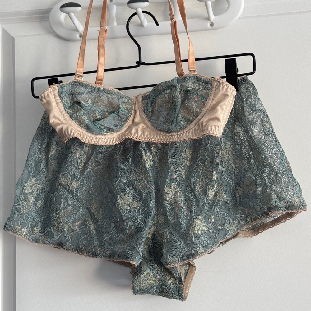 Lingerie set - Picture 3 of 13